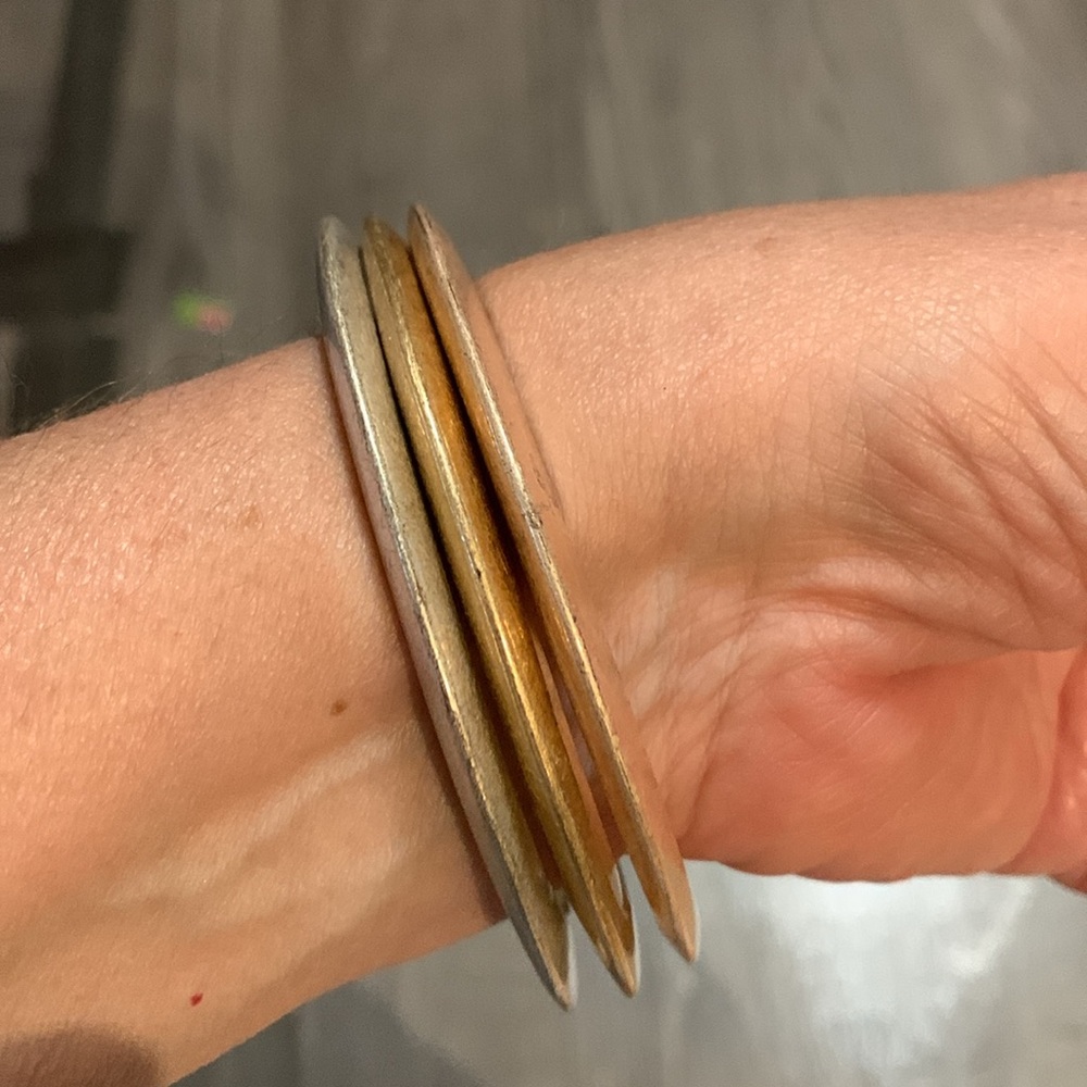 Three bracelets - Picture 3 of 6